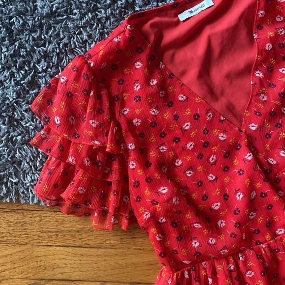 Madewell Red Tiered-Sleeve Peplum Top in Metallic Prairie Posies - Picture 6 of 17